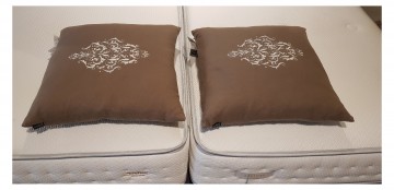 Sierkussen Moltex Emerald 50x50 bruin